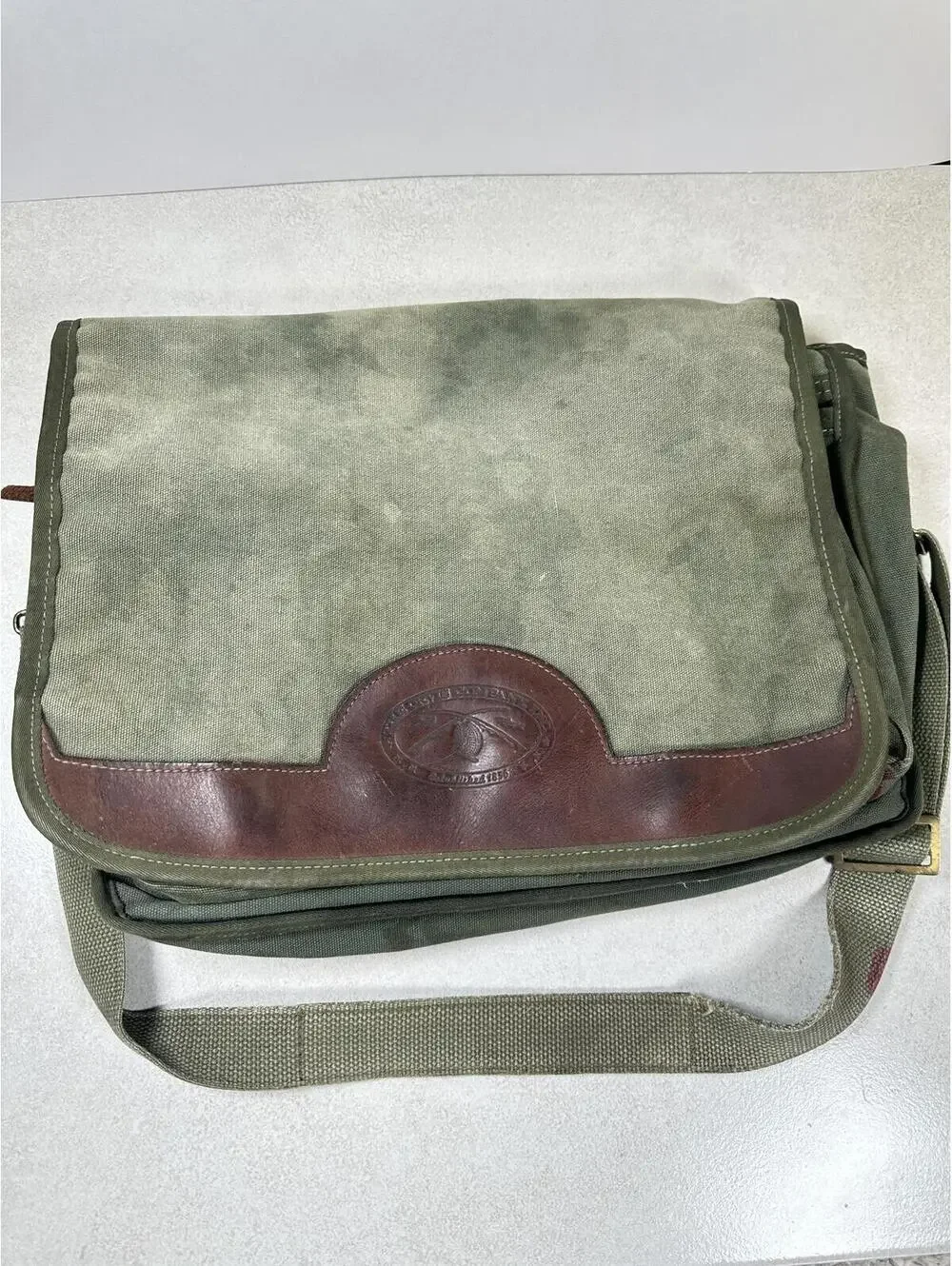 VTG Orvis Company Waxed Canvas Leather Messenger Bag Green 6 Pockets